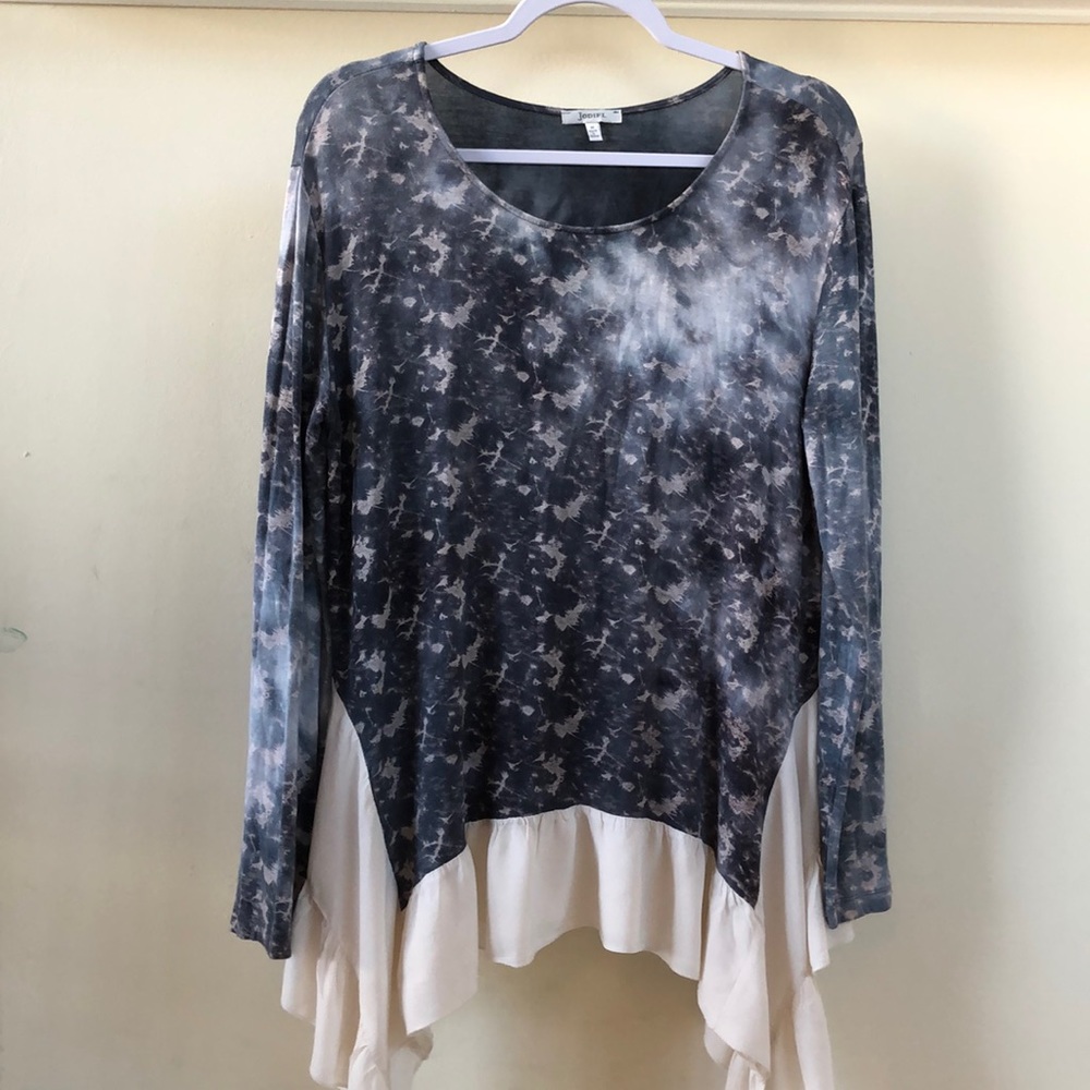 Jodifl Long Sleeve T-Shirt with ruffle